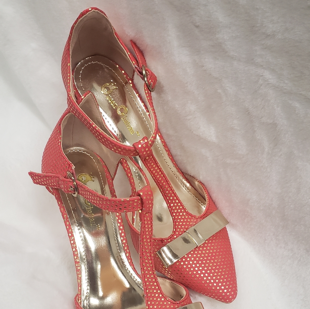 Heels - Picture 2 of 8